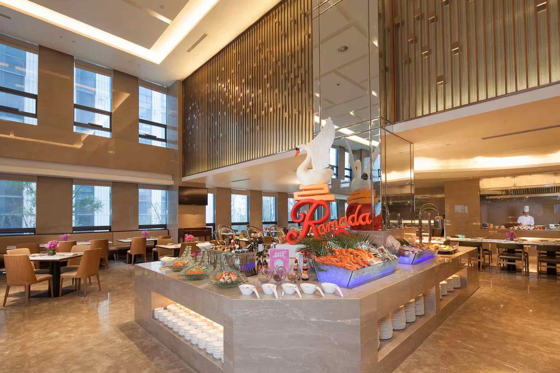 華美達酒店家具